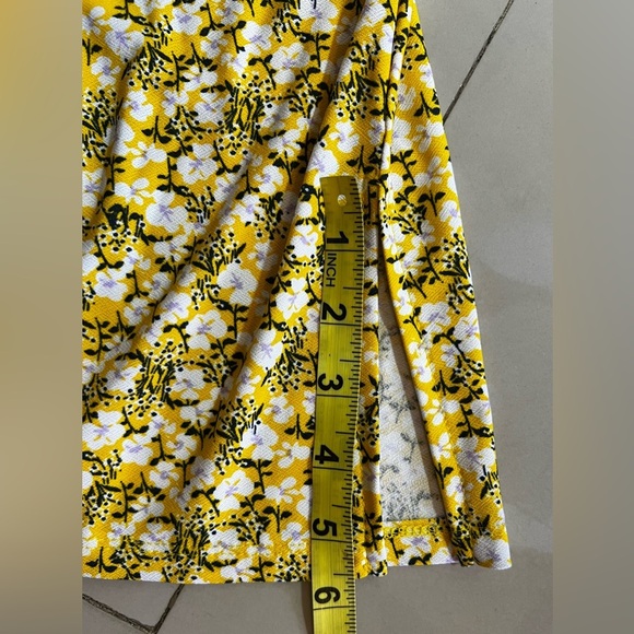 Nine West Women’s Slit Neck Long Sleeve Top yellow black white floral S - Picture 9 of 16